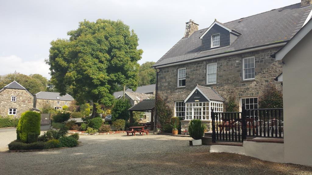 Gellifawr Woodland Retreat Hotell Pontfaen Exteriör bild