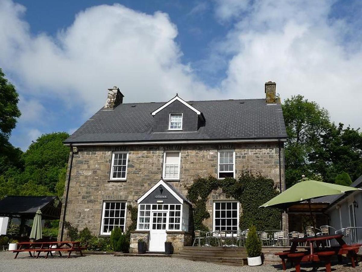 Gellifawr Woodland Retreat Hotell Pontfaen Exteriör bild