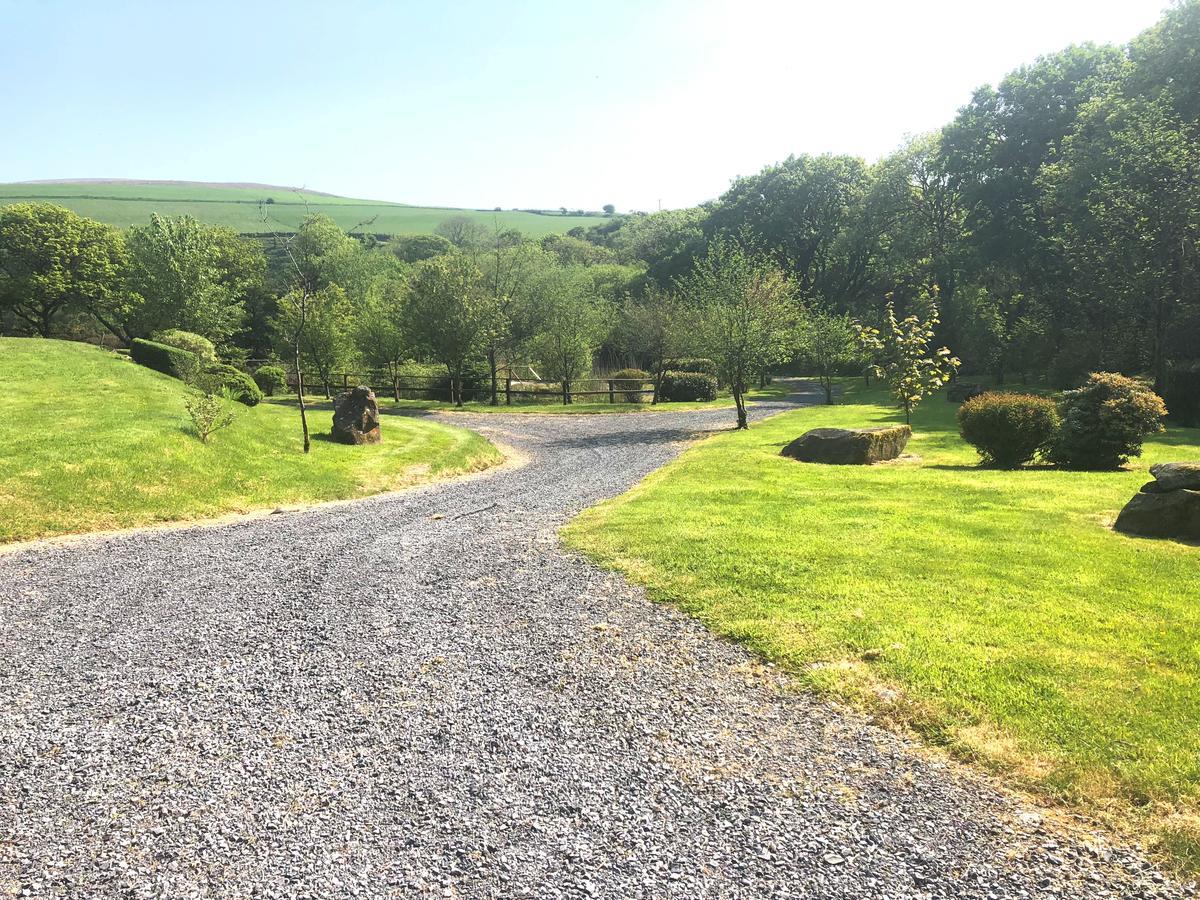 Gellifawr Woodland Retreat Hotell Pontfaen Exteriör bild