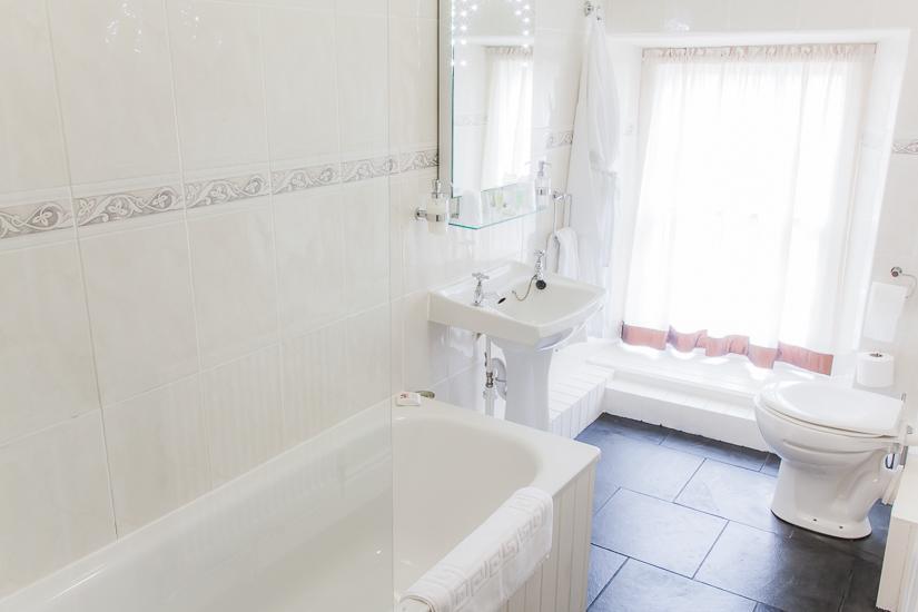 Gellifawr Woodland Retreat Hotell Pontfaen Rum bild