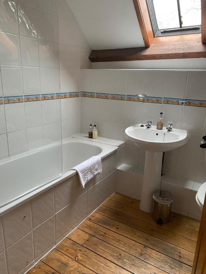 Gellifawr Woodland Retreat Hotell Pontfaen Exteriör bild