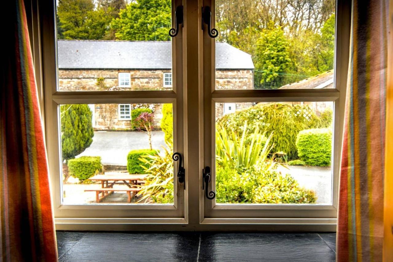 Gellifawr Woodland Retreat Hotell Pontfaen Exteriör bild