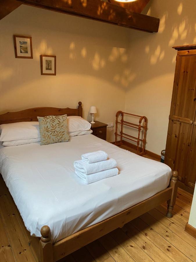 Gellifawr Woodland Retreat Hotell Pontfaen Exteriör bild