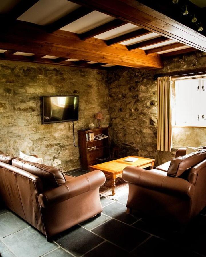 Gellifawr Woodland Retreat Hotell Pontfaen Exteriör bild