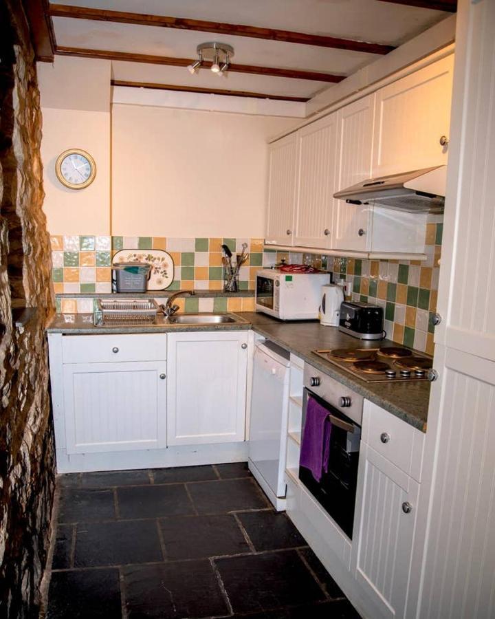 Gellifawr Woodland Retreat Hotell Pontfaen Exteriör bild